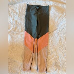 GUC Fabletics Leggings in Green and Pink